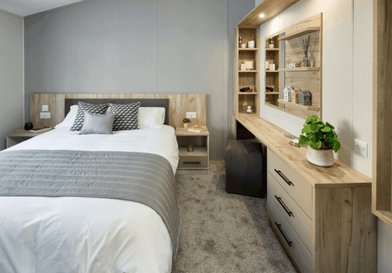 Mapleton_master_bedroom_779x544_f5b99825d2